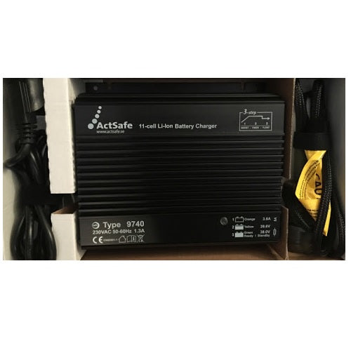 ACC 2 Ladegerät 240V